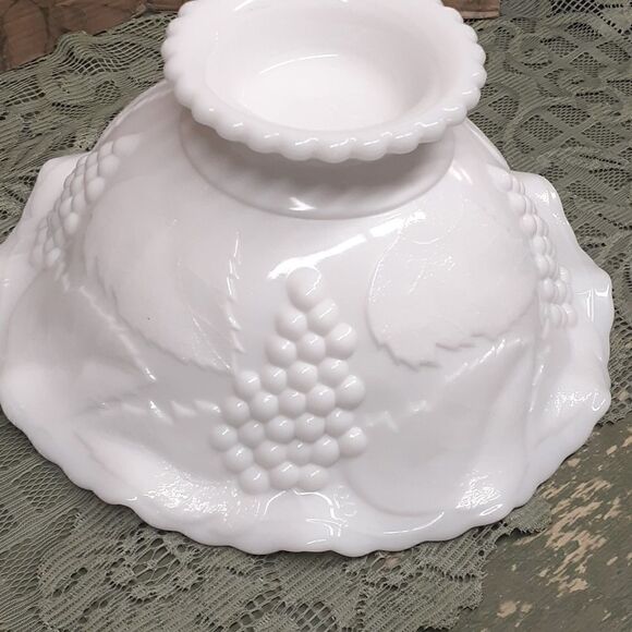 Vintage Imperial Paneled Grape harvest milk glass ruffled bowl - Picture 5 of 6